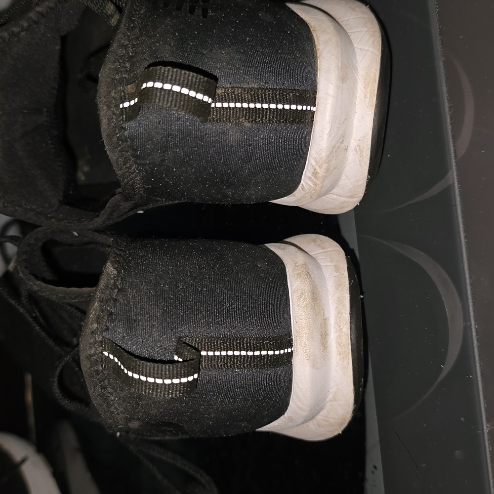 Shoes - Picture 4 of 4